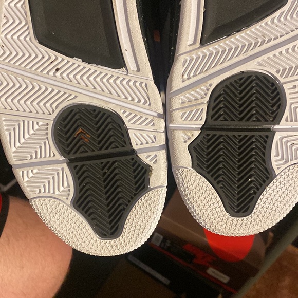 Jordan 4 - Picture 7 of 9
